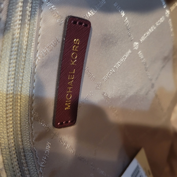 Michael Kors Gilly LeaterTote Bag with Gold Hardware New. - Picture 9 of 9